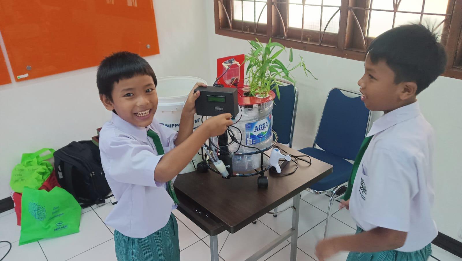 Alat Aquaponik Karya Siswa